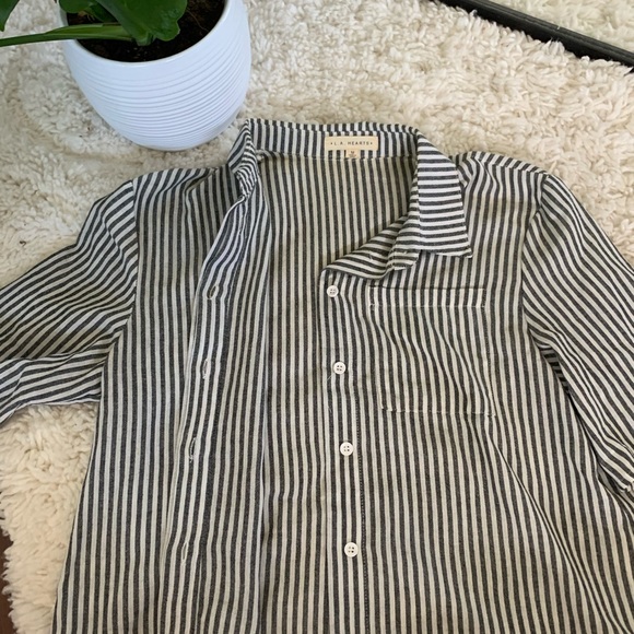 Short sleeve button down shirt - Picture 3 of 3